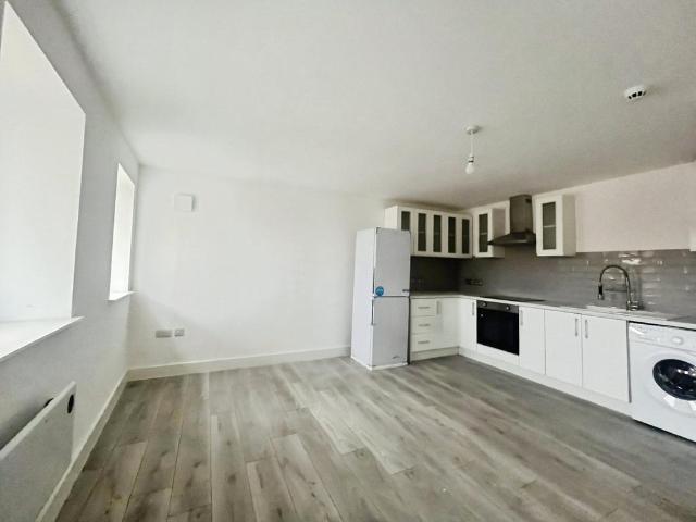 Flat for rent in Huyton, Knowsley