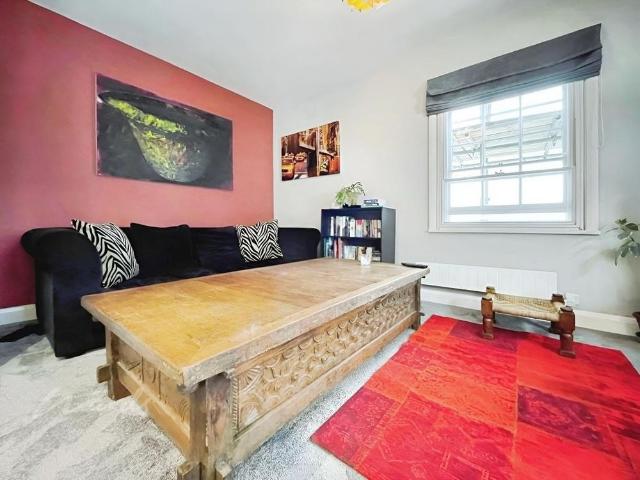 Apartment for rent in Broadwater Down, Sandown Park