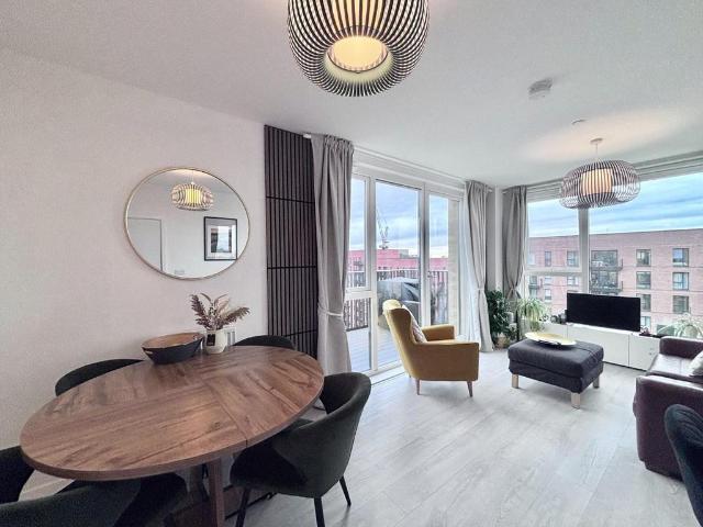 Flat for rent in Hayes, Greater London