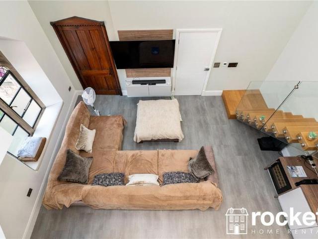 Apartment for rent in Stone, Baswich