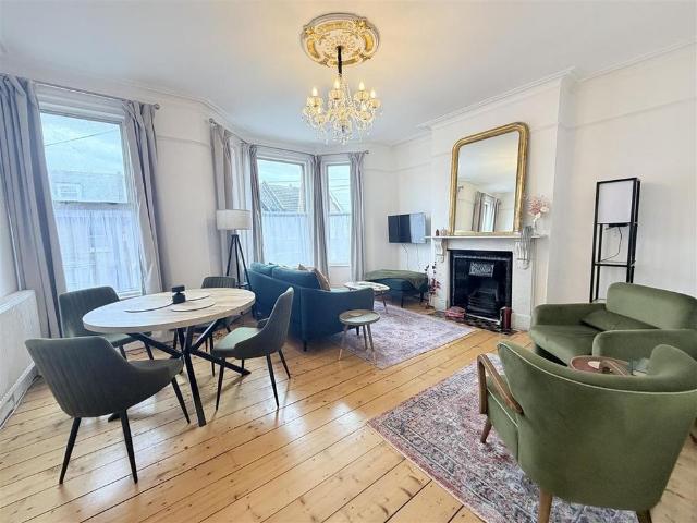 Apartment for rent in Mickleburgh Hill, The Bridge