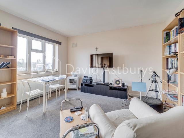Apartment for rent in Fallow Corner, Greater London