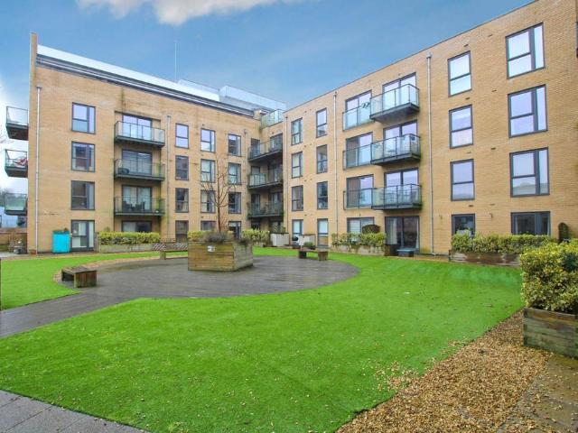 Flat for rent in Pouchen End, Hertfordshire