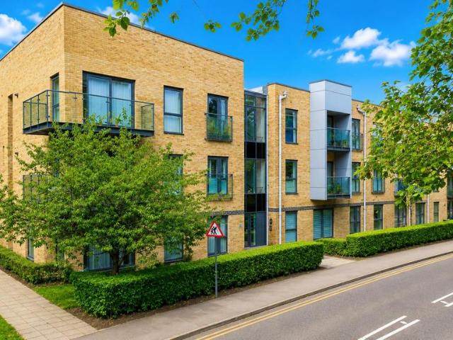 Flat for rent in Pouchen End, Hertfordshire