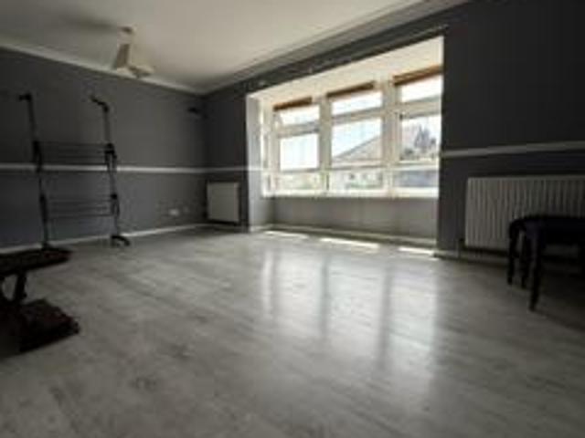Flat for rent in Slough
