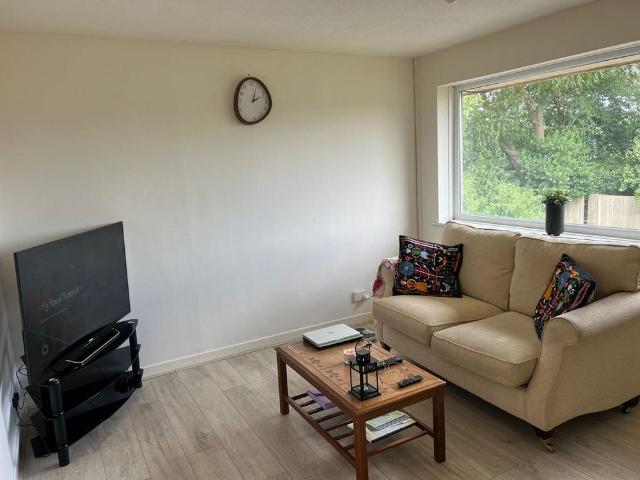 Apartment for rent in Overchurch Hill, Moreton