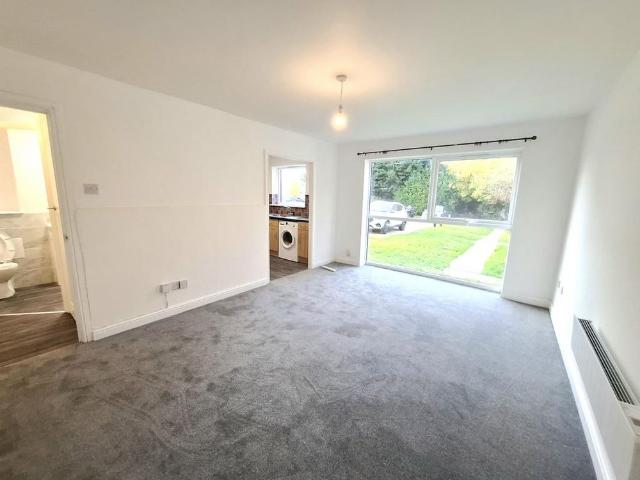 Apartment for rent in Woodhall Farm, Pouchen End