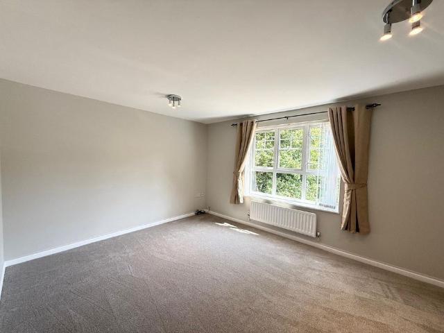 Apartment for rent in Wortley, West Yorkshire