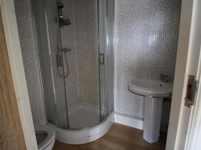 Apartment for rent in Stoneycroft, Calderstones
