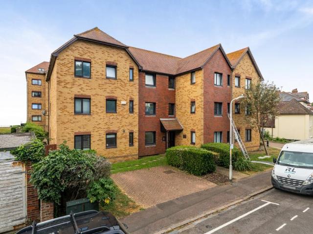 Flat for rent in Golden Valley, Folkestone