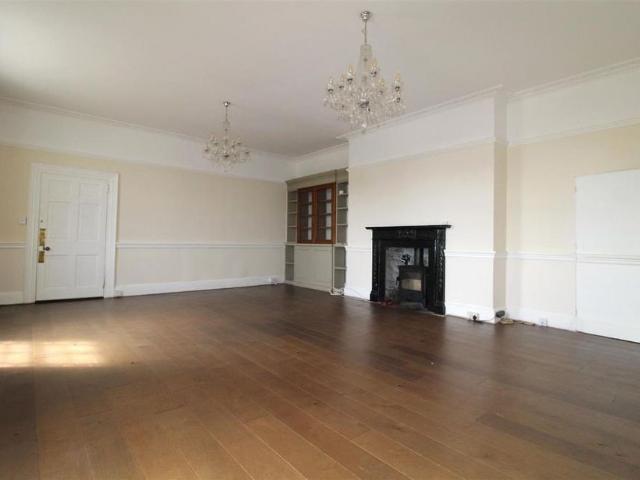 Apartment for rent in Strode, Devon