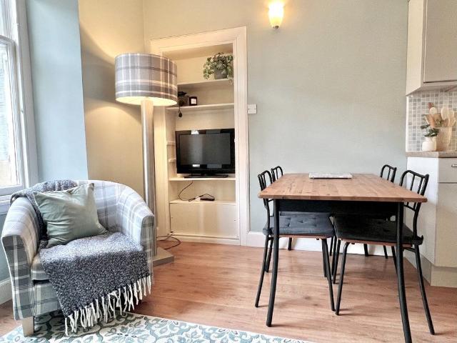 Apartment for rent in Gayfield, Broughton
