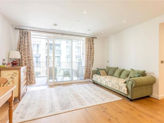 Apartment for rent in St. John's Wood, Greater London