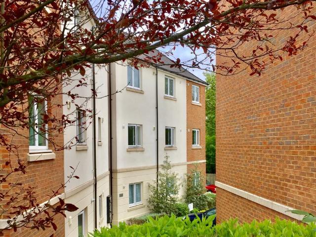 Flat for rent in Rogerstone, Wales