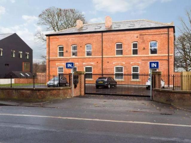 Flat for rent in Scott Hall, Leeds