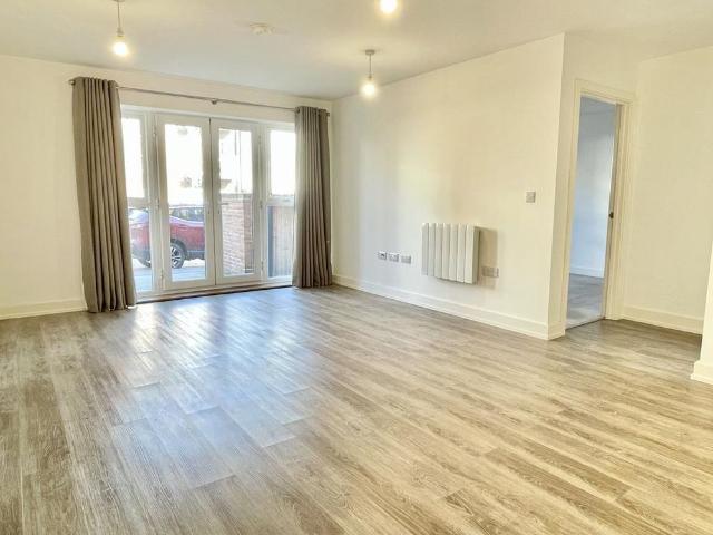 Apartment for rent in Kilnwood Vale, Horsham