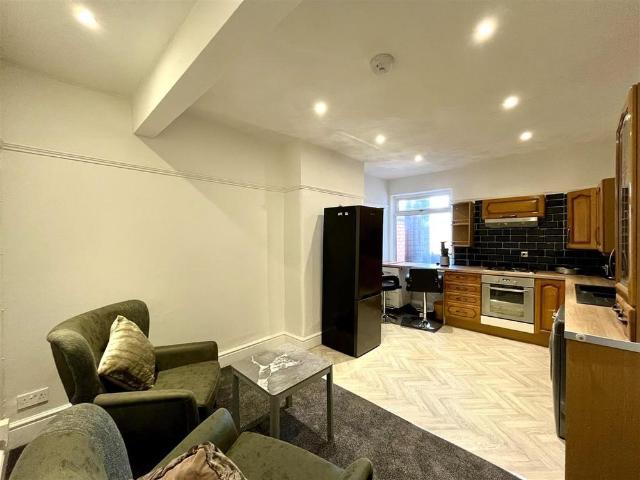 Apartment for rent in Sale Moor, Trafford Park