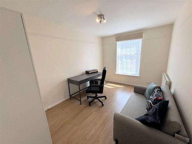 Apartment for rent in Northwood, Greater London