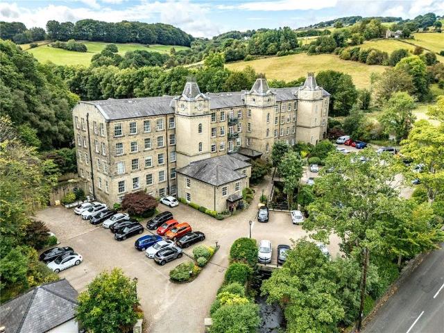 Flat for rent in Barkisland, West Yorkshire