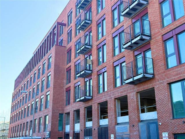 Flat for rent in Calderstones