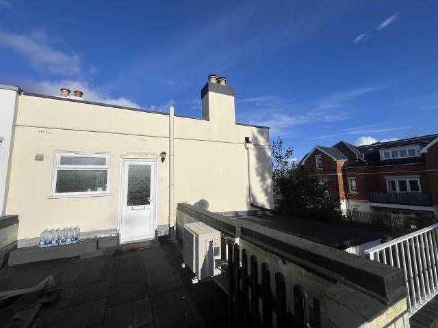 Flat for rent in Sandown Park, Kent