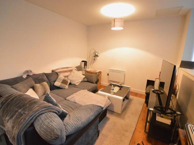 Apartment for rent in Ashton upon Mersey, Trafford Park