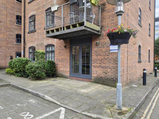 Flat for rent in City Centre, Georgia