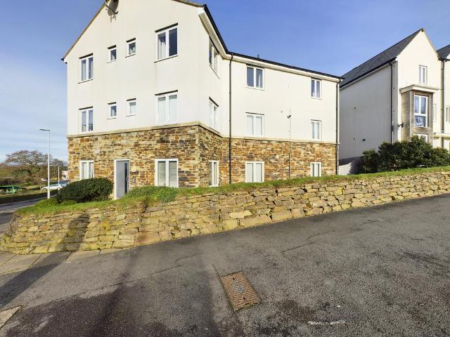 Flat for rent in Belliver, Mount Wise
