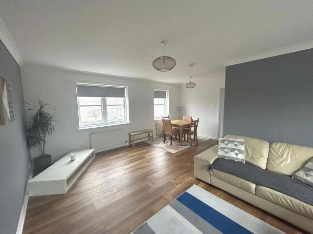 Apartment for rent in Porterfield, Renfrew