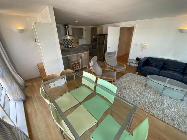 Apartment for rent in Pinehurst, Swindon