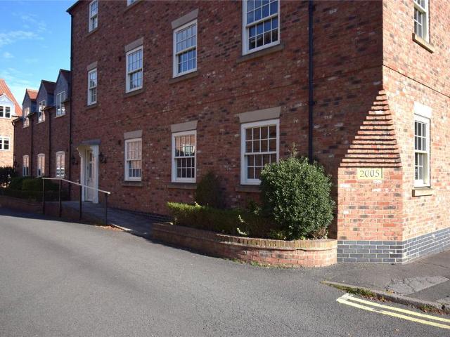 Flat for rent in Alverton, East Midlands