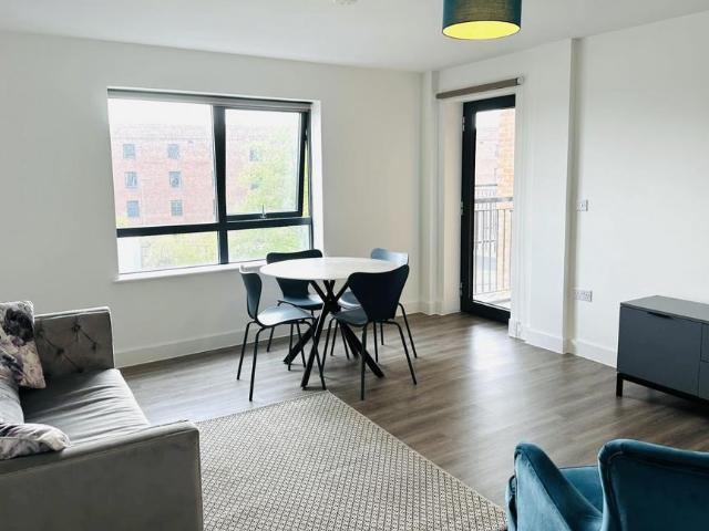 Flat for rent in Chinatown, Calderstones