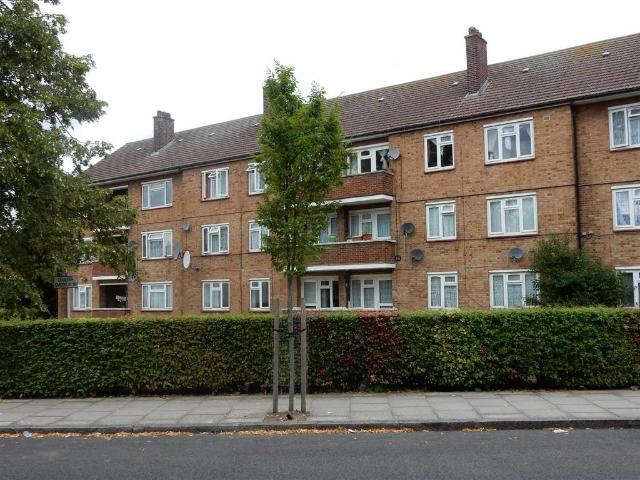 Flat for rent in London Borough of Ealing, Greater London