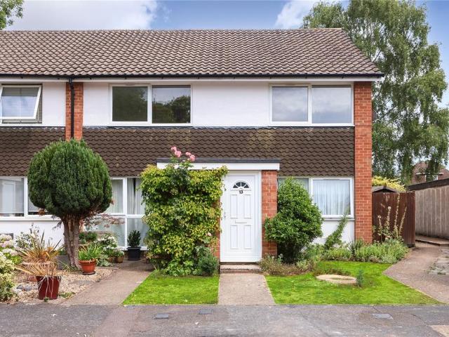 Flat for rent in Blackhills, Surrey