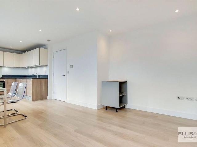 Apartment for rent in Sudbury, Greater London
