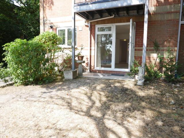 Flat for rent in Upper Parkstone, Poole
