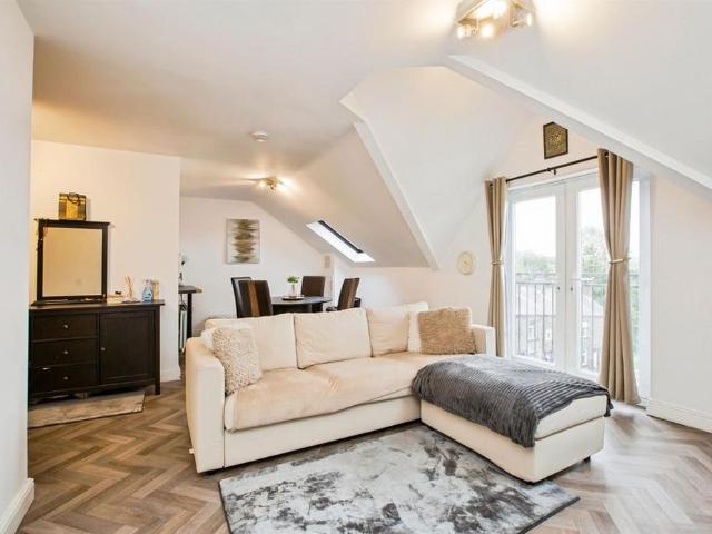 Apartment for rent in Akroydon, Halifax