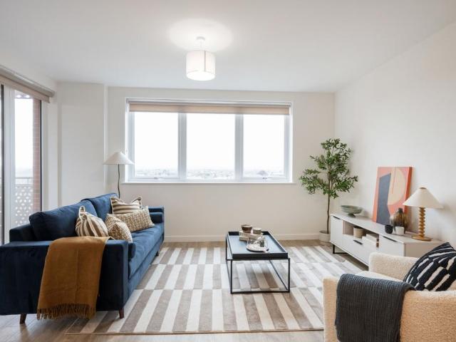 Flat for rent in Lower Halliford, Surrey