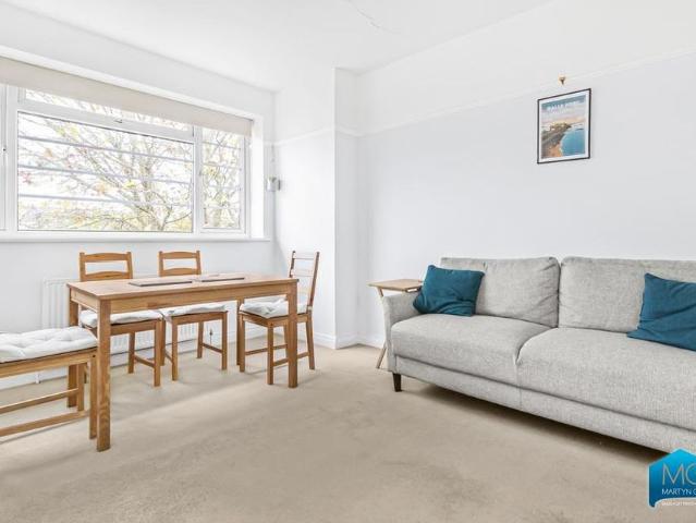 Apartment for rent in Finchley, Isle Of Man