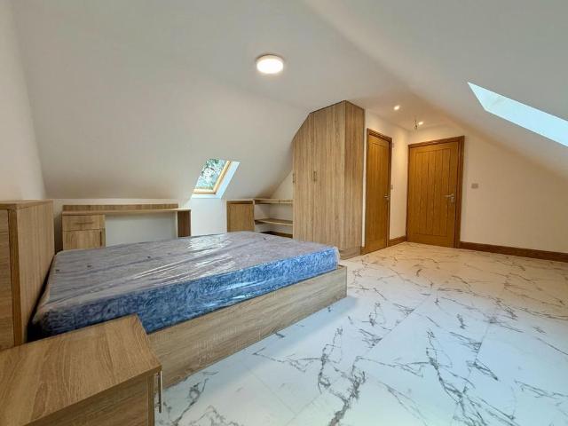 Apartment for rent in Blackdown, Green Close