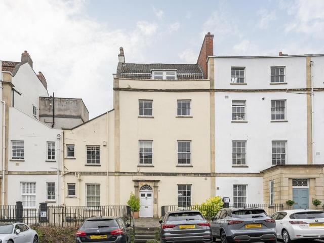 Flat for rent in Hotwells, Feckenham