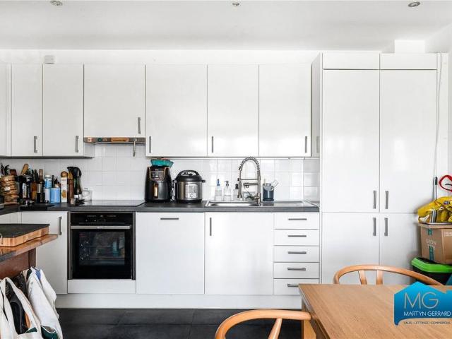 Apartment for rent in Hornsey, Greater London