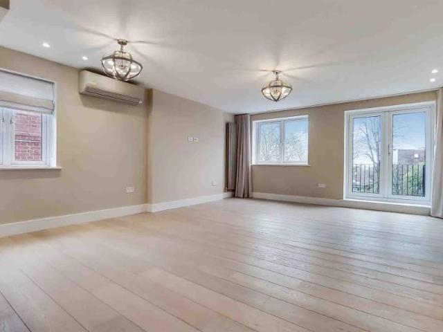 Apartment for rent in Swiss Cottage, Greater London