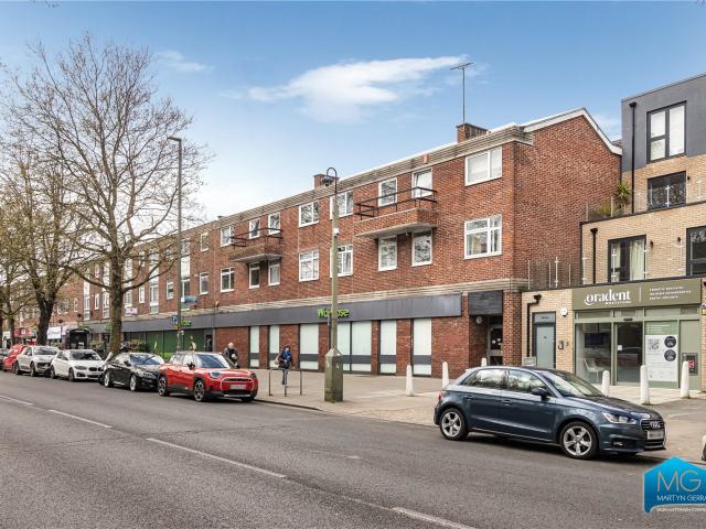 Apartment for rent in Whetstone, Oakleigh Park