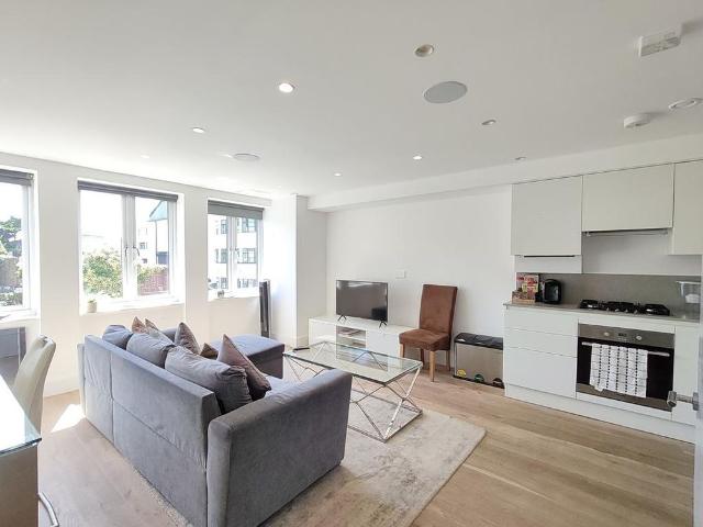 Apartment for rent in London Borough of Ealing, Greater London