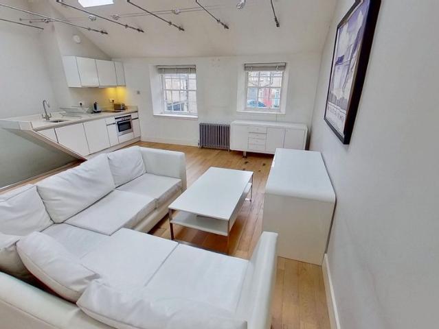 Apartment for rent in Silvermills, New Town