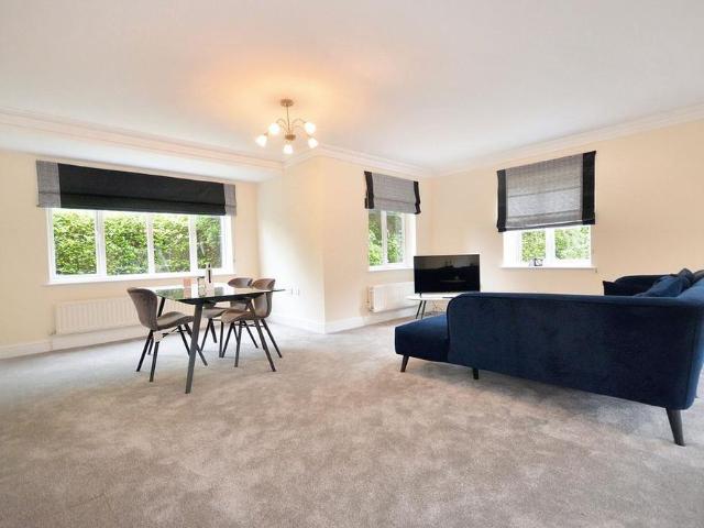 Apartment for rent in Beaconsfield, Penn Bottom