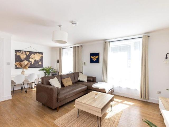 Apartment for rent in Gayfield, Broughton