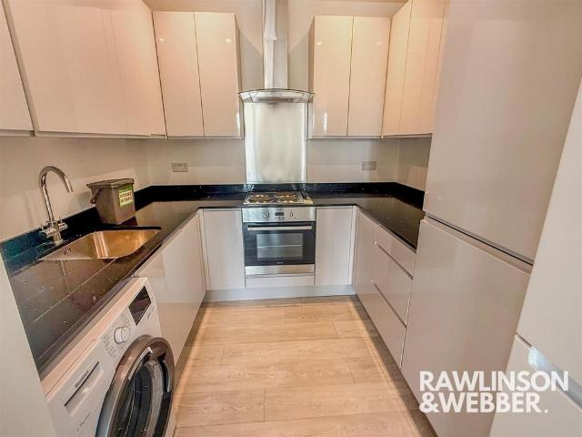Flat for rent in Blackhills, Surrey