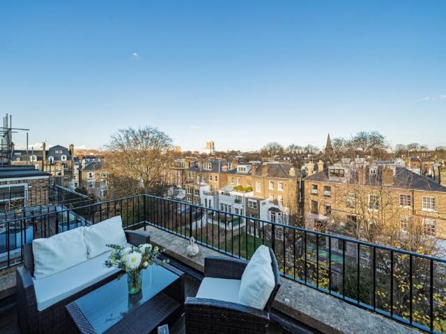 Flat for rent in Earl's Court, Greater London